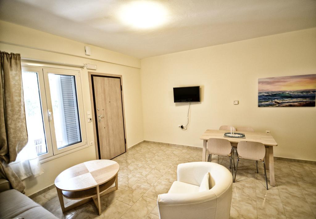 Peskesi Ikaria Apartment Agios Kirykos  Bagian luar foto